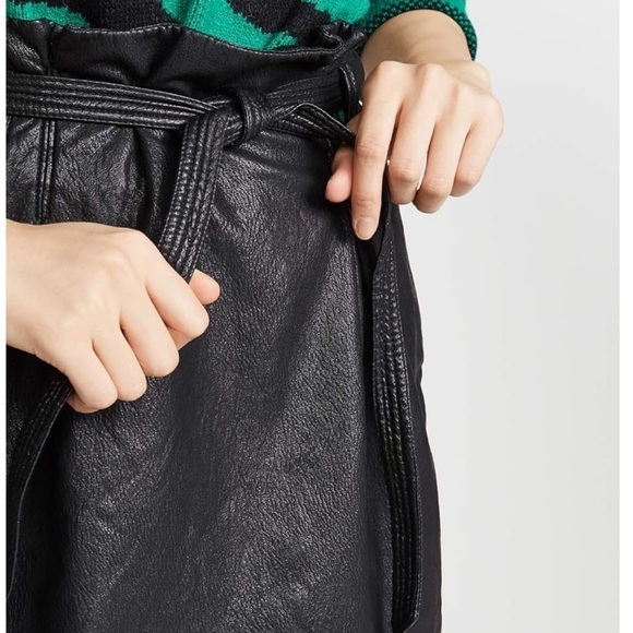 Free People Payton Paperbag Black Faux Leather Textured Mini Skirt, Size 2 - Picture 5 of 10